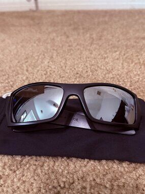 ( OO9014 ) Oakley Gascan Black Matte Frame Chrome Iridium Lens